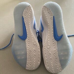 Nike hyperace air zoom 3, never worn, new.
